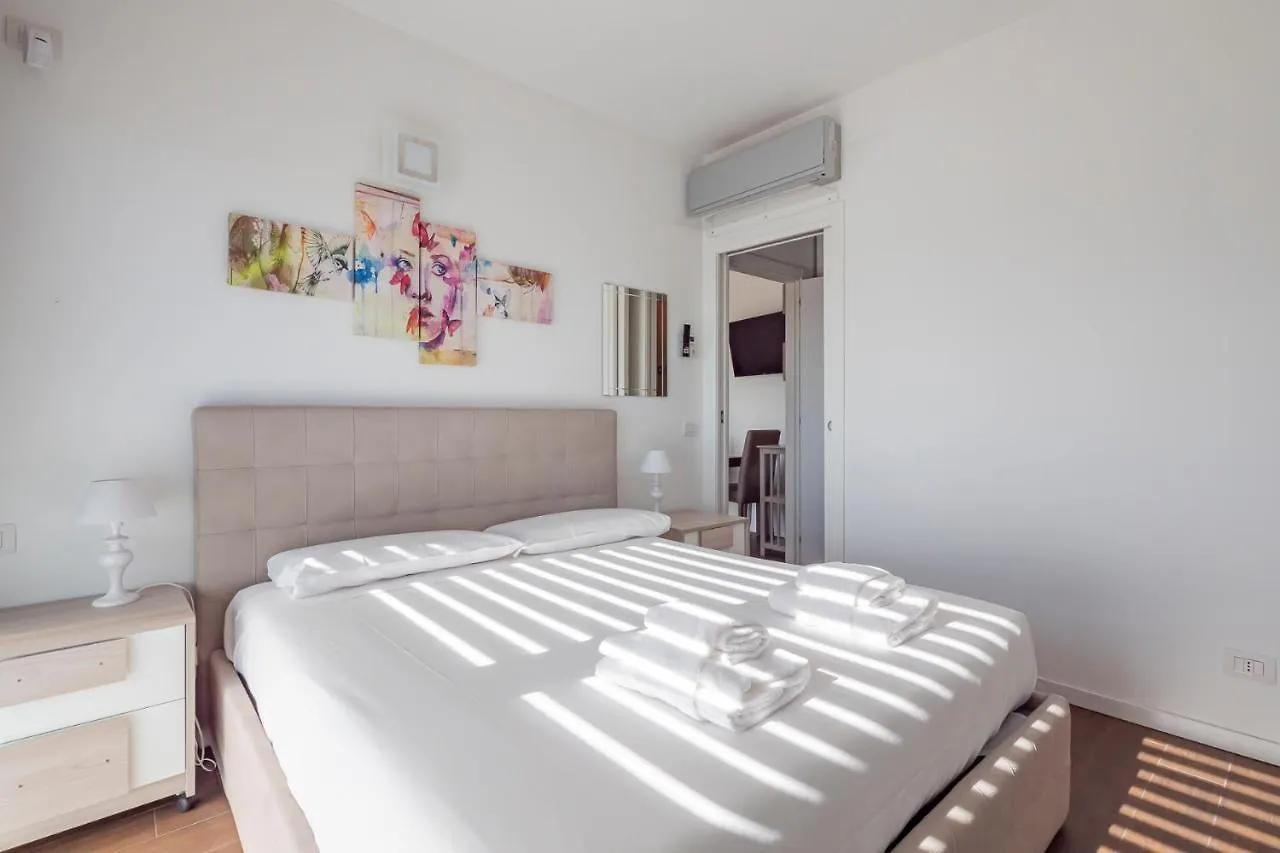 Luxury Apartment Near Linate Quintiliano 7 Milaan 0*,  Italië