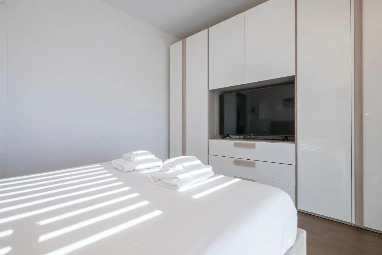 Luxury Apartment Near Linate Quintiliano 7 Milaan 0*,  Italië